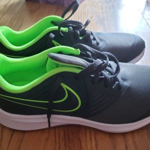 Nike Men's Size 7 running shoes